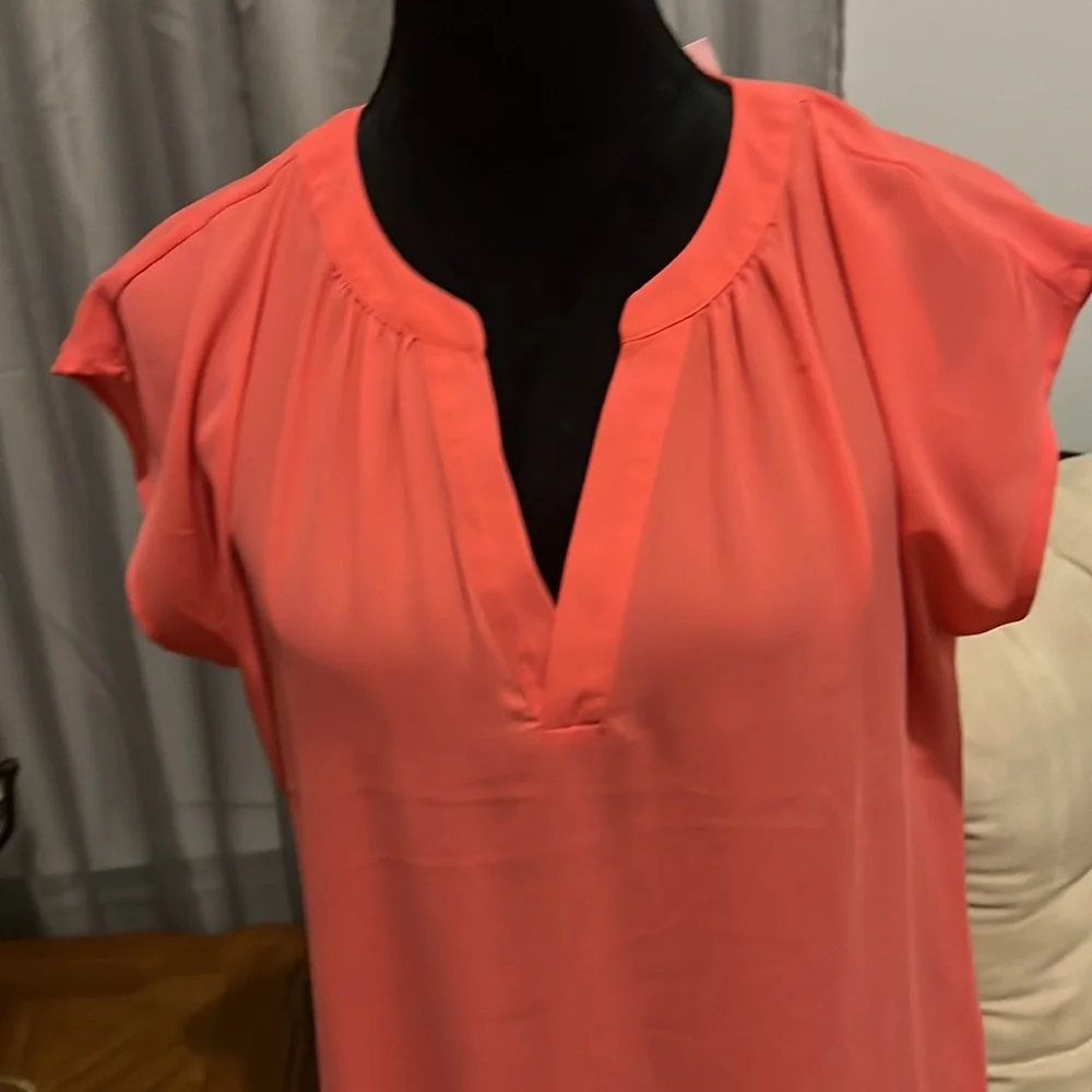 Dress Barn Coral Sleeveless Blouse NWT - Picture 2 of 4